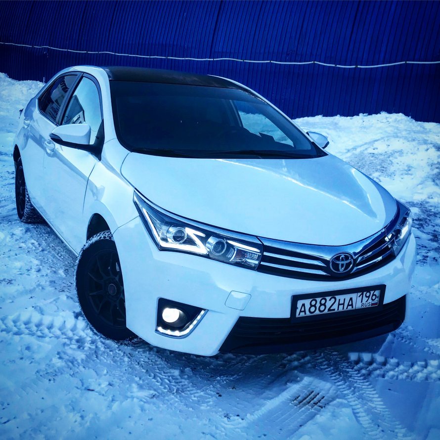 Тойота Королла e170 серая
