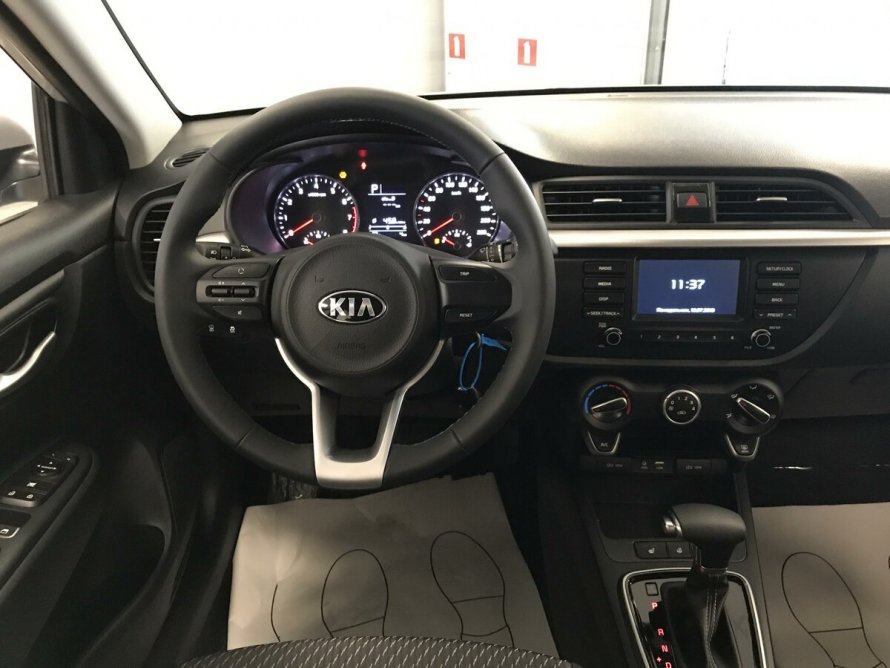 Kia Rio x-line салон комфорт 2021