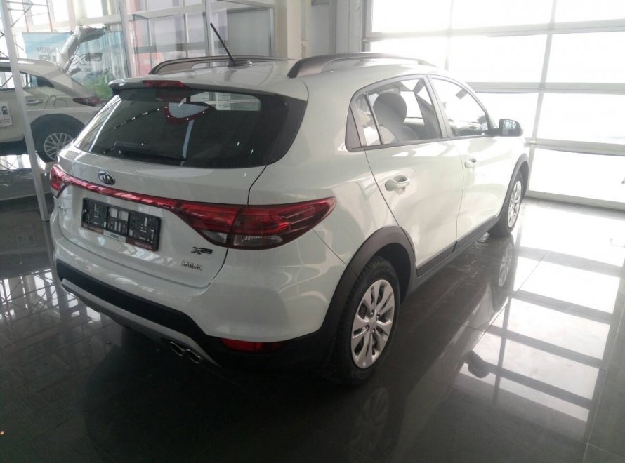 Kia Rio x-line белый Luxe