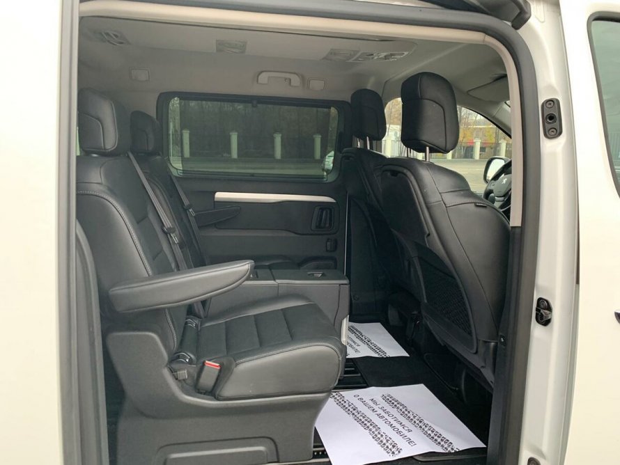 Peugeot traveller 2018