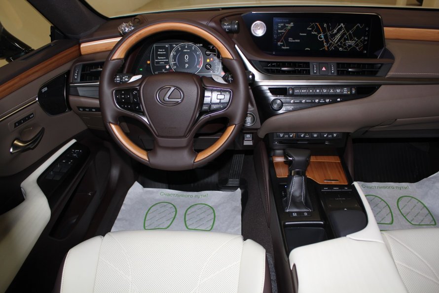 Lexus es 250 2020