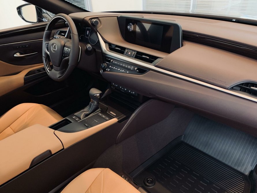 Lexus es 200 2019