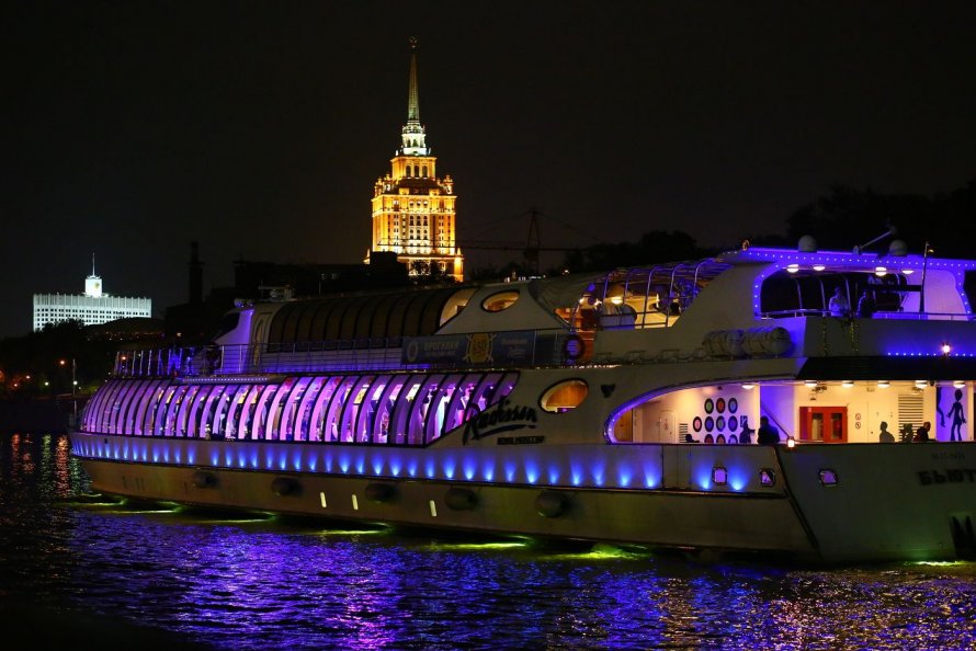 Рэдиссон Москва река прогулки
