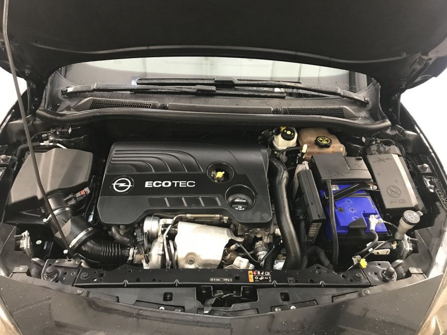 Astra j 1.4 подкапотное пространство