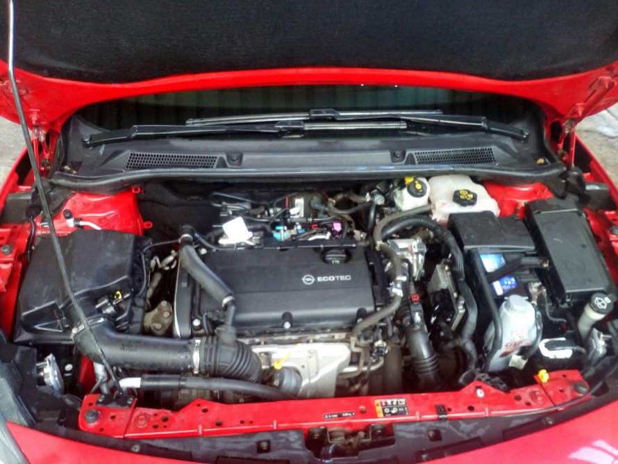 Opel Astra под капотом