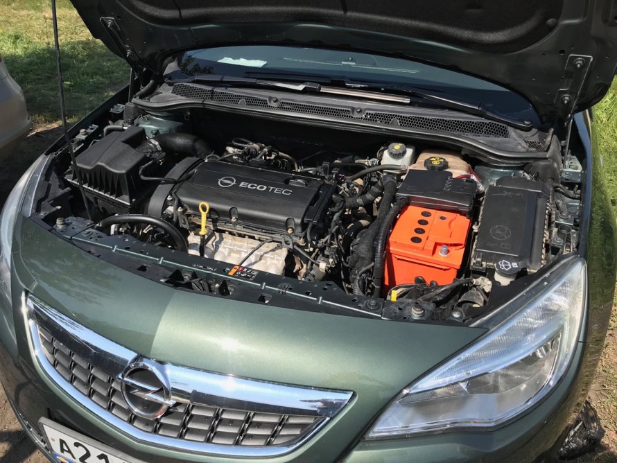 Подкапотка Opel Astra j