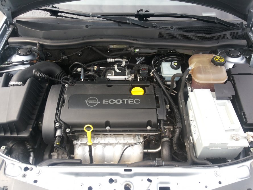 Opel Astra h подкапотное
