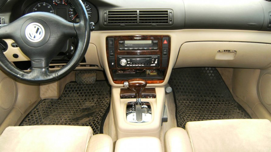 Volkswagen Passat b5 светлый салон