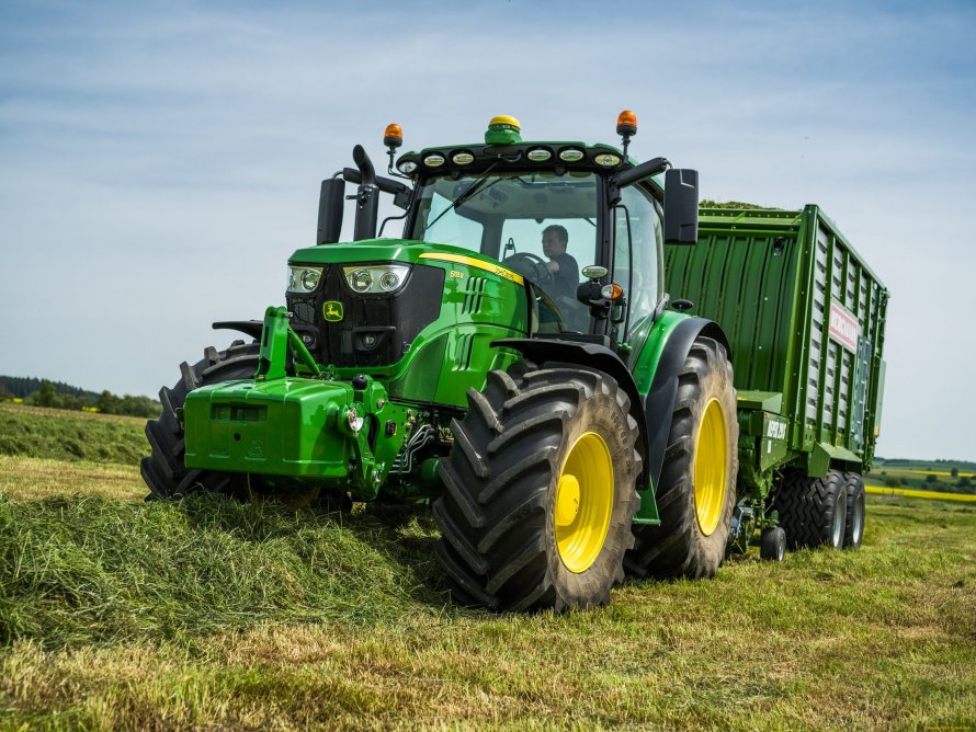 Трактор John Deere 6155м