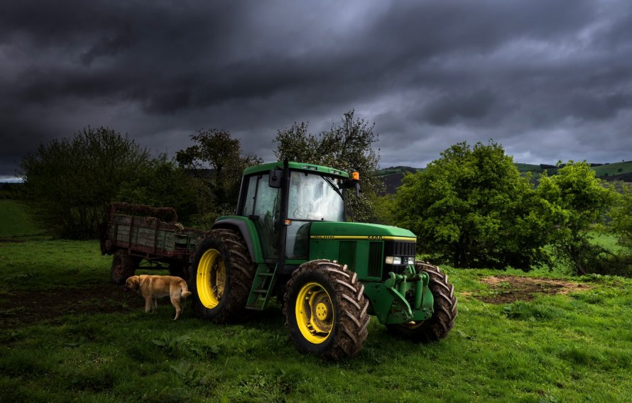 John Deere Traktör