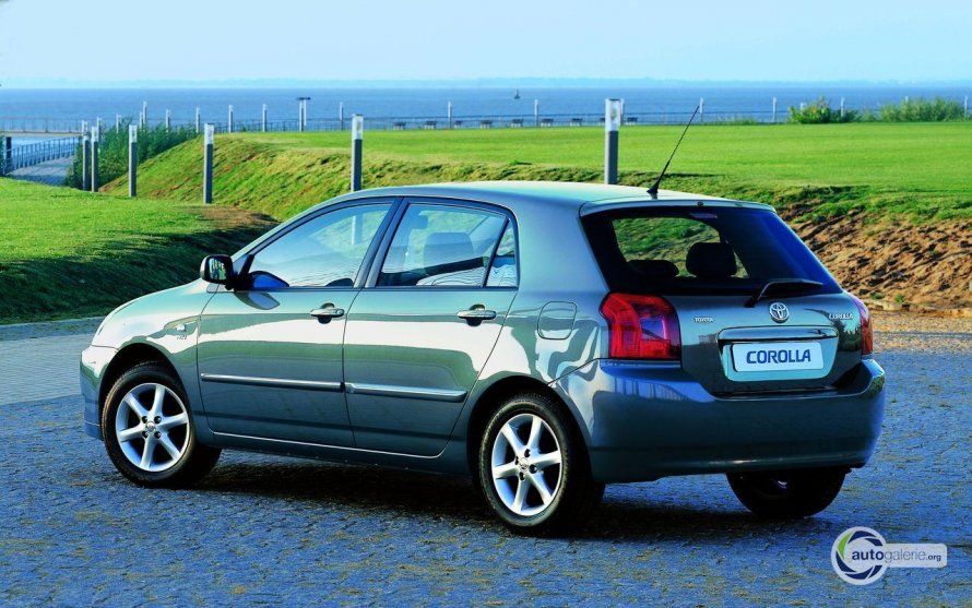 Toyota Corolla 2006 хэтчбек