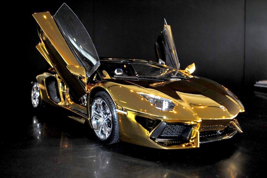 Lamborghini Aventador из золота