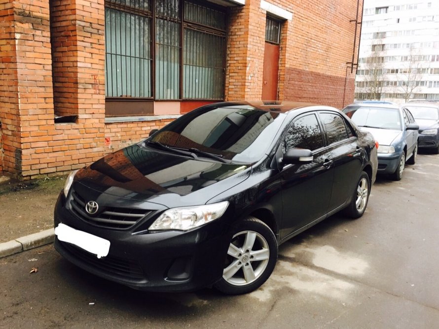 Toyota Corolla e150 черная