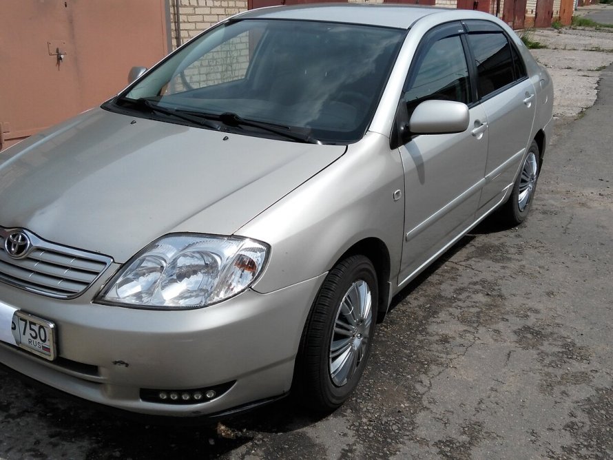 Toyota Corolla e120 салон