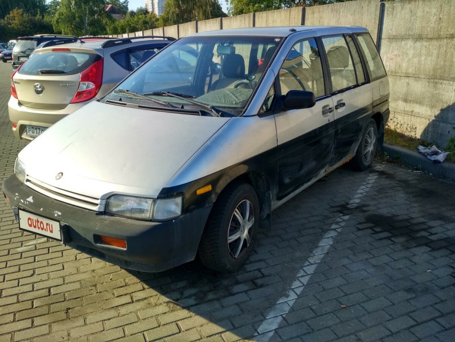 Nissan Prairie II (m11)