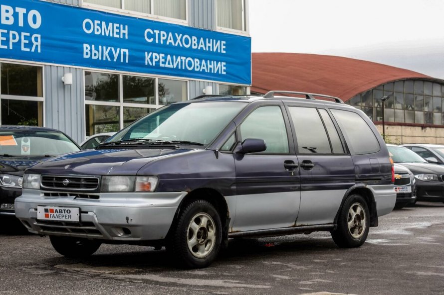 Nissan Prairie II (m11)