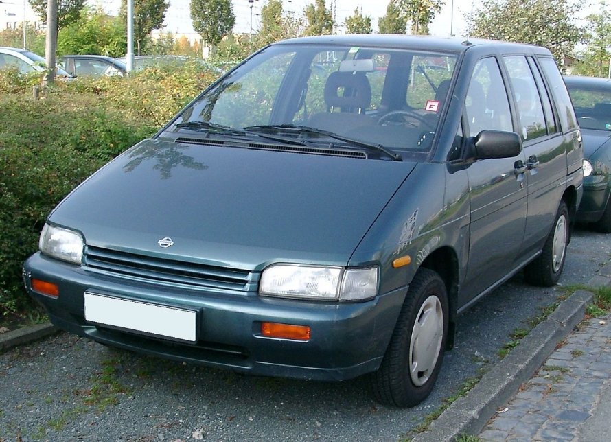 Nissan Prairie m11