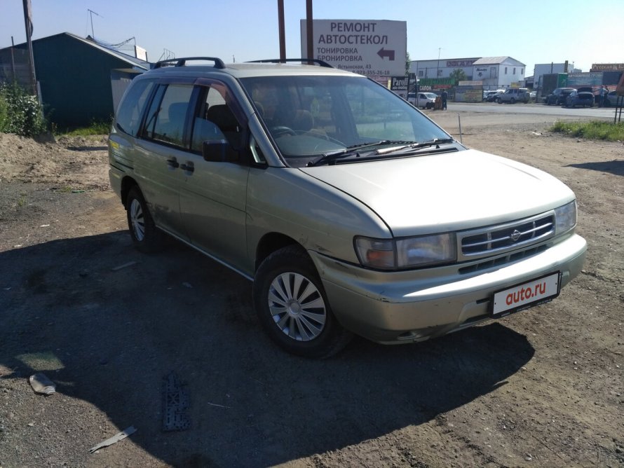 Nissan Prairie 2.0