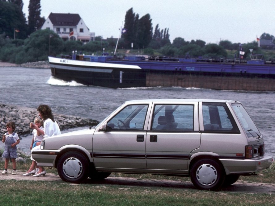 Nissan Prairie 1982