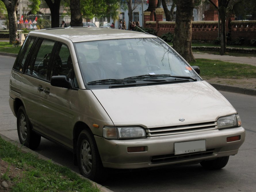 Nissan Prairie 2010