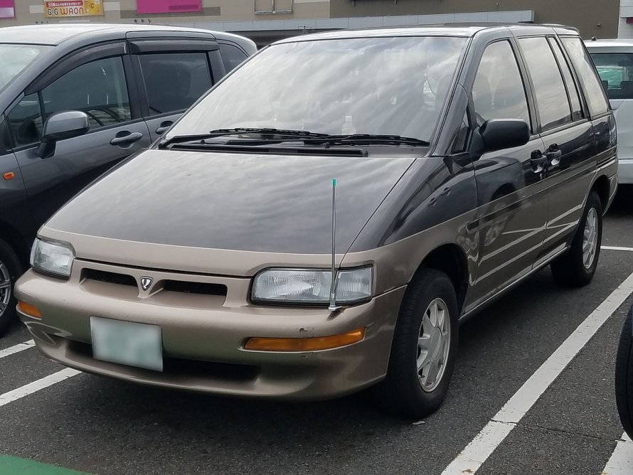 Nissan Prairie 2010