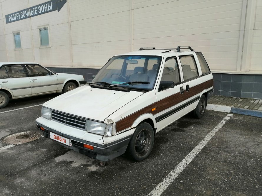 Nissan Prairie 1987