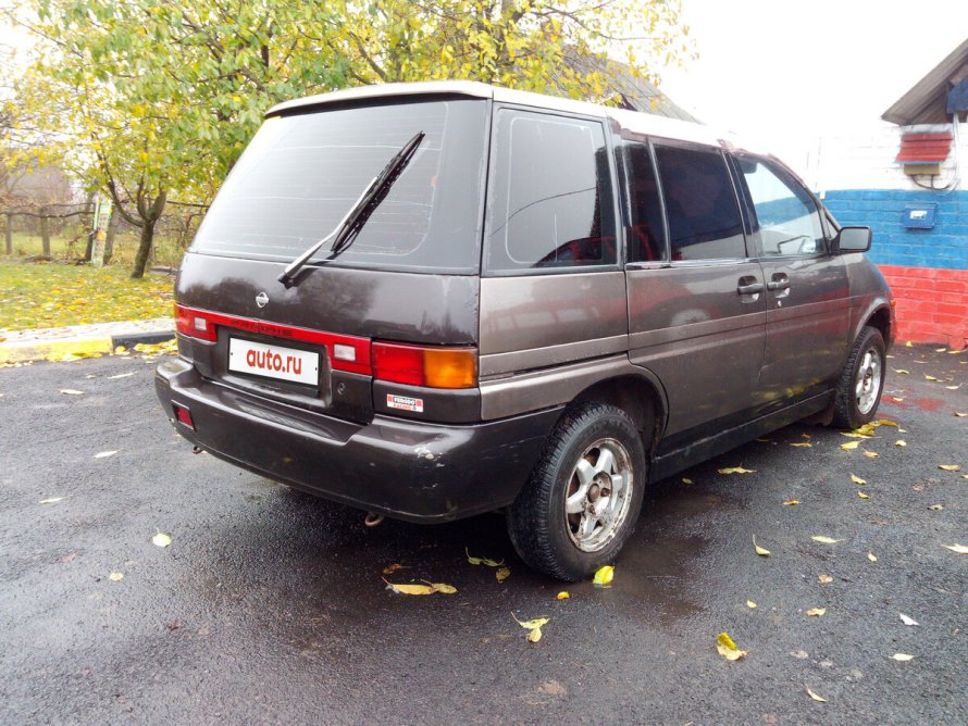 Nissan Prairie II (m11)