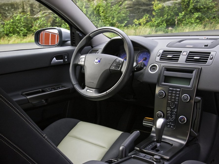 Volvo v50 2008 салон