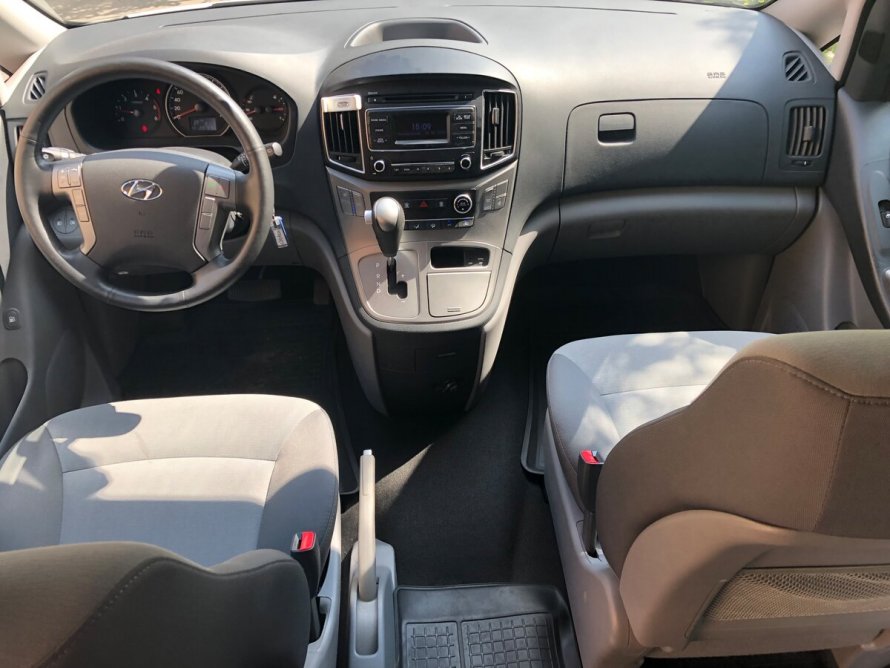 Hyundai h1 1998 Interior