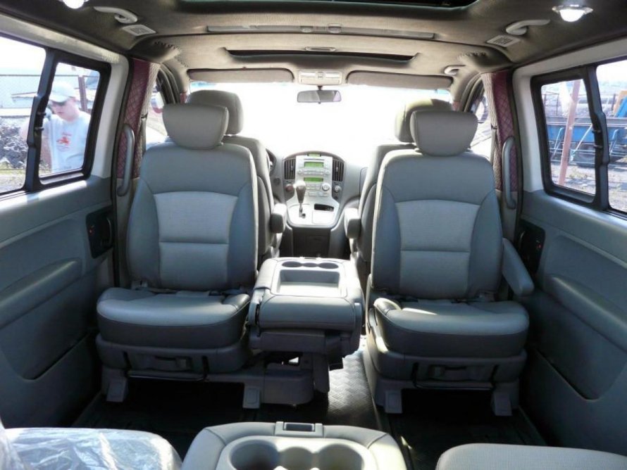 Микроавтобус Hyundai Grand Starex