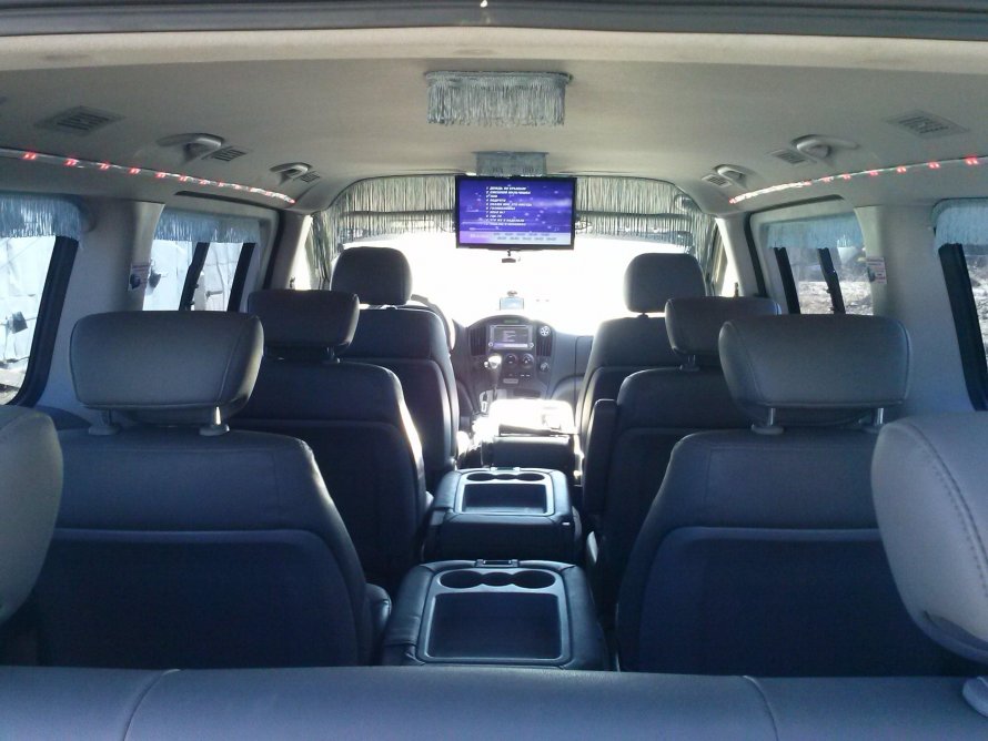 10 Местный Hyundai Grand Starex