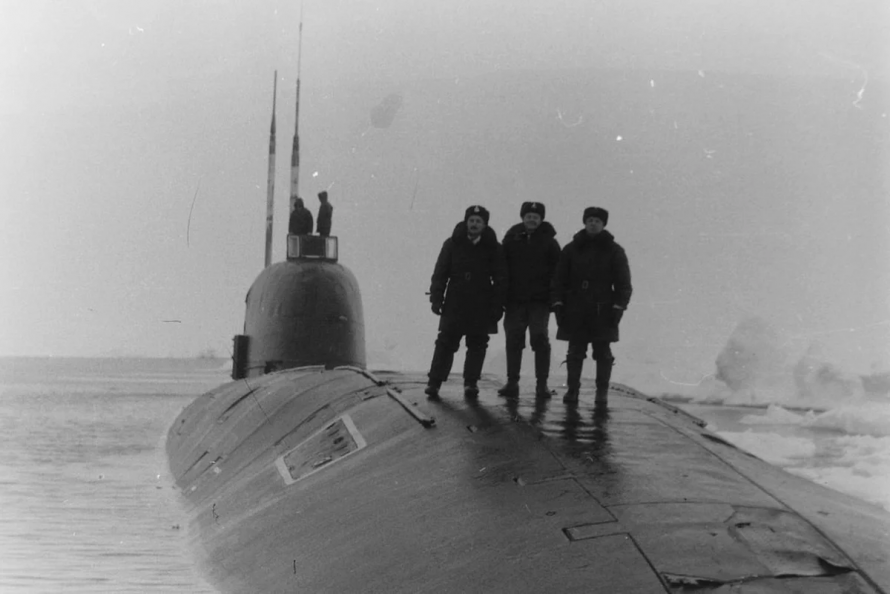 Советская подводная лодка щ- 406