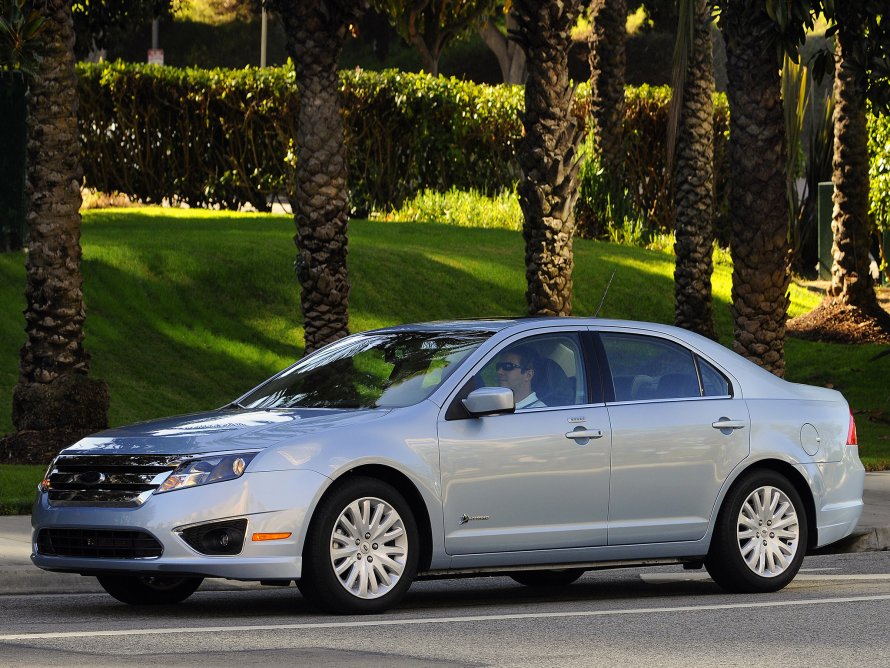 Ford Fusion 2010 седан