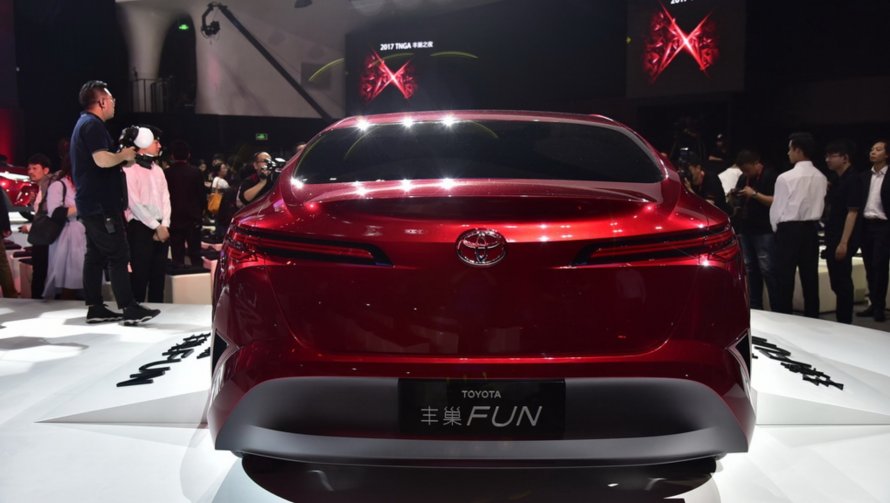 Toyota Camry 2016
