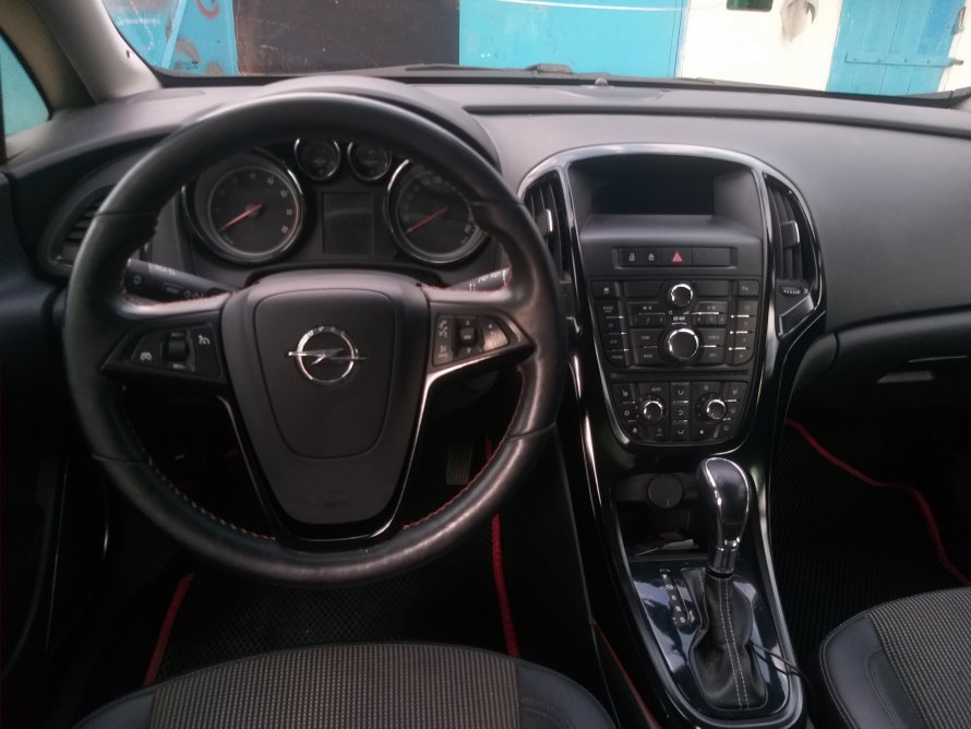 Салон Opel Astra j 2008