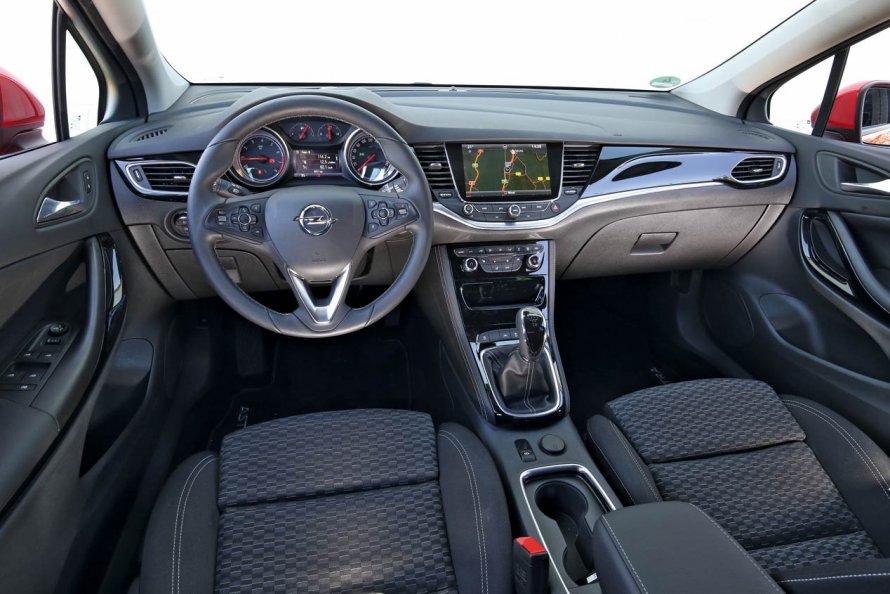 Opel Astra j седан салон