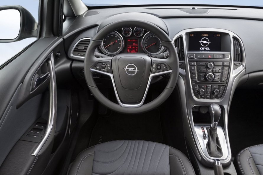 Opel Astra 2014 салон