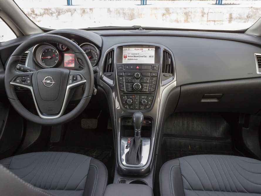 Opel Astra j 2010 салон
