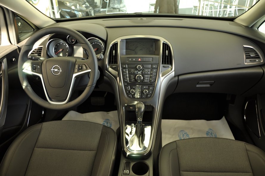Opel Astra j