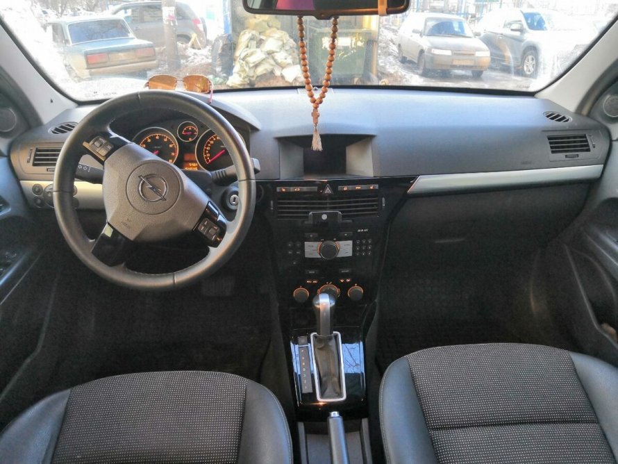Opel Astra j салон