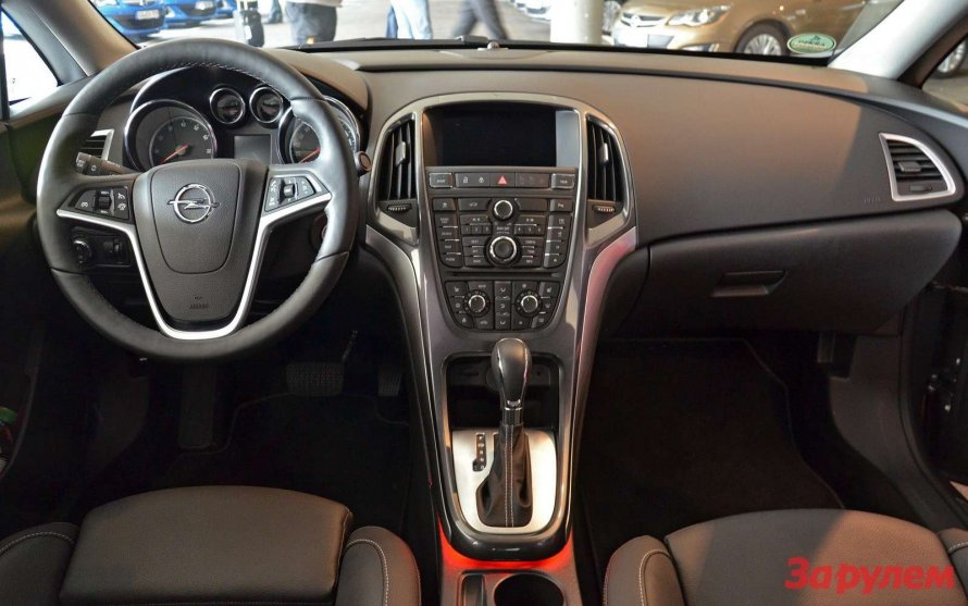 Opel Astra j 2013 седан салон
