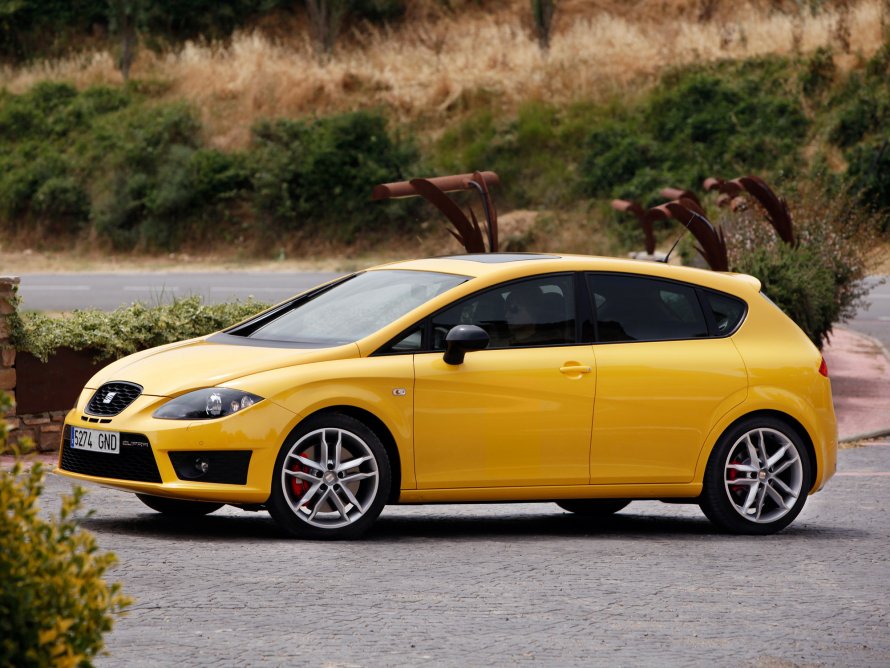 Машина Seat Leon Cupra