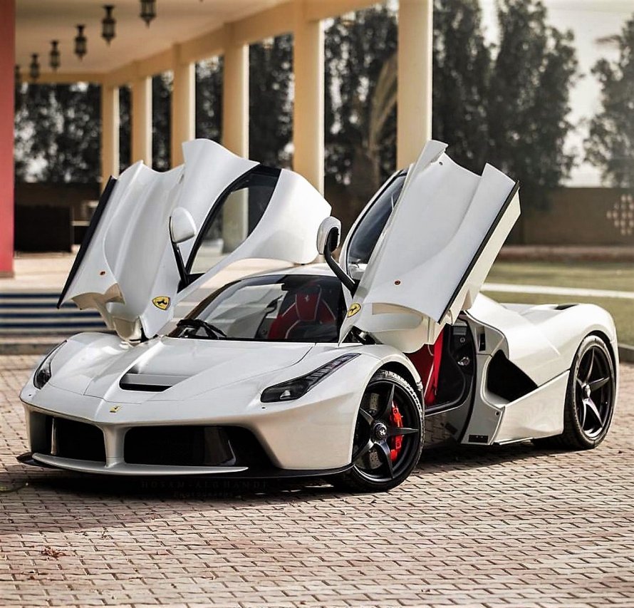 LAFERRARI белая
