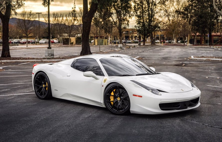 Феррари 458 белая