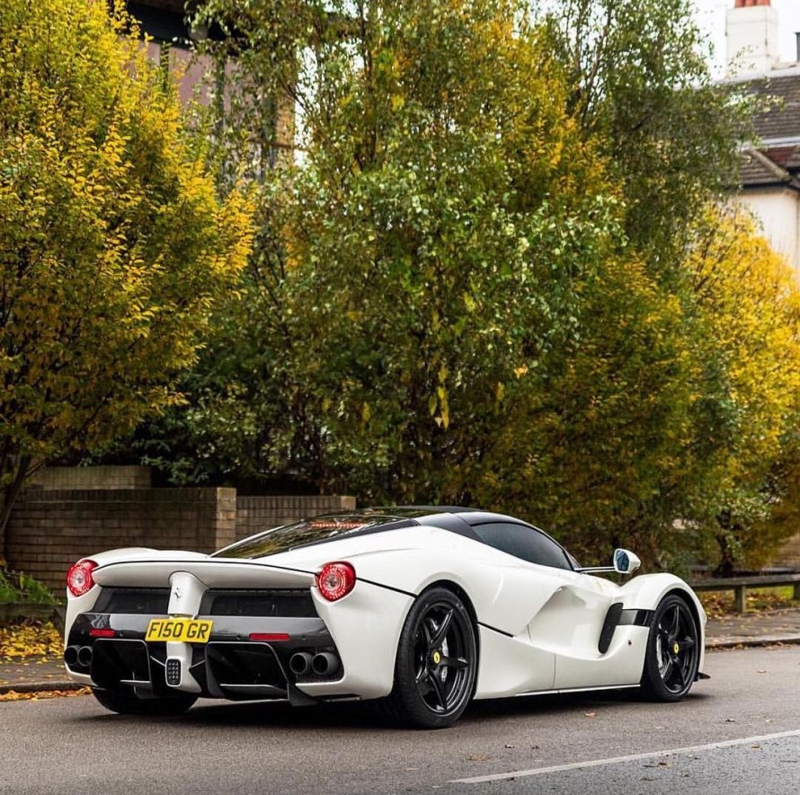 Ferrari LAFERRARI aperta белый