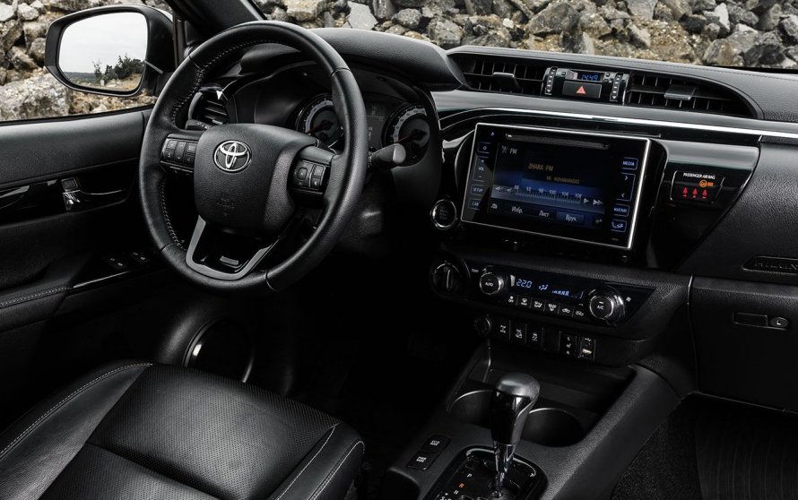 Toyota Hilux 2016 салон