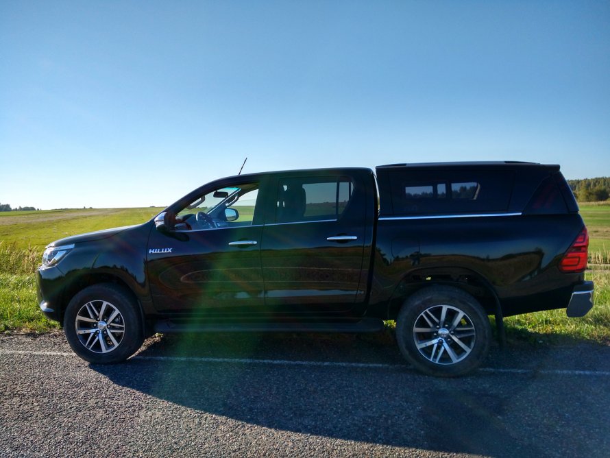 Hilux Black Onyx 2021