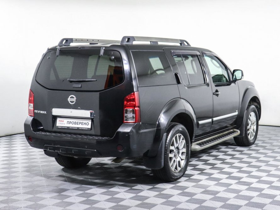 Nissan Pathfinder 2005 салон