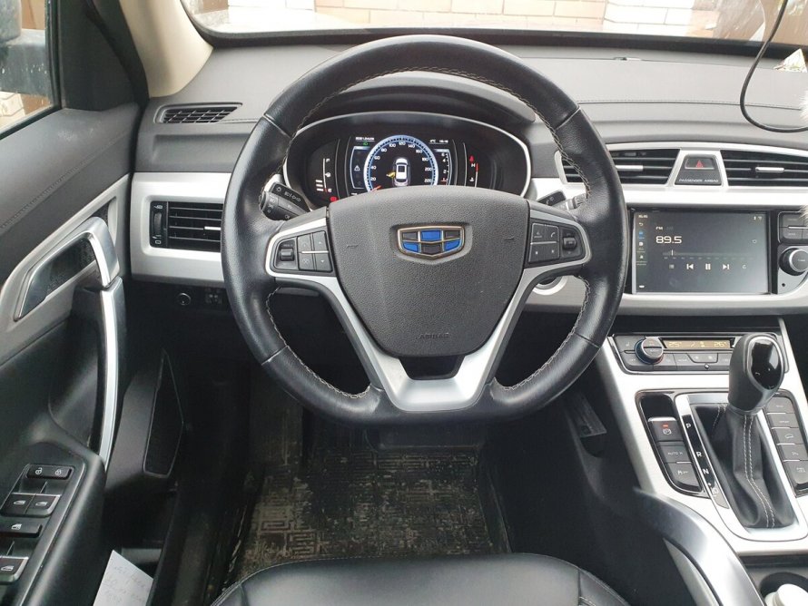 Geely Atlas 2020 белый