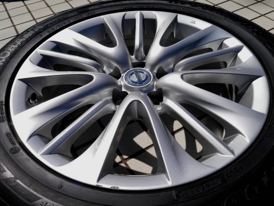 Nissan Fuga y51 r20 диски с аукциона